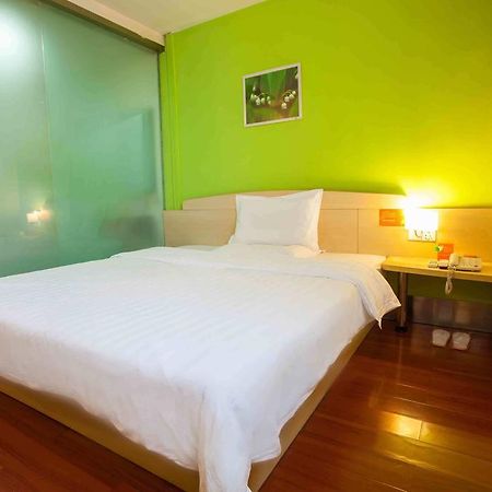 7Days Inn Heyuan Cultrual Palace Renren Le Стая снимка