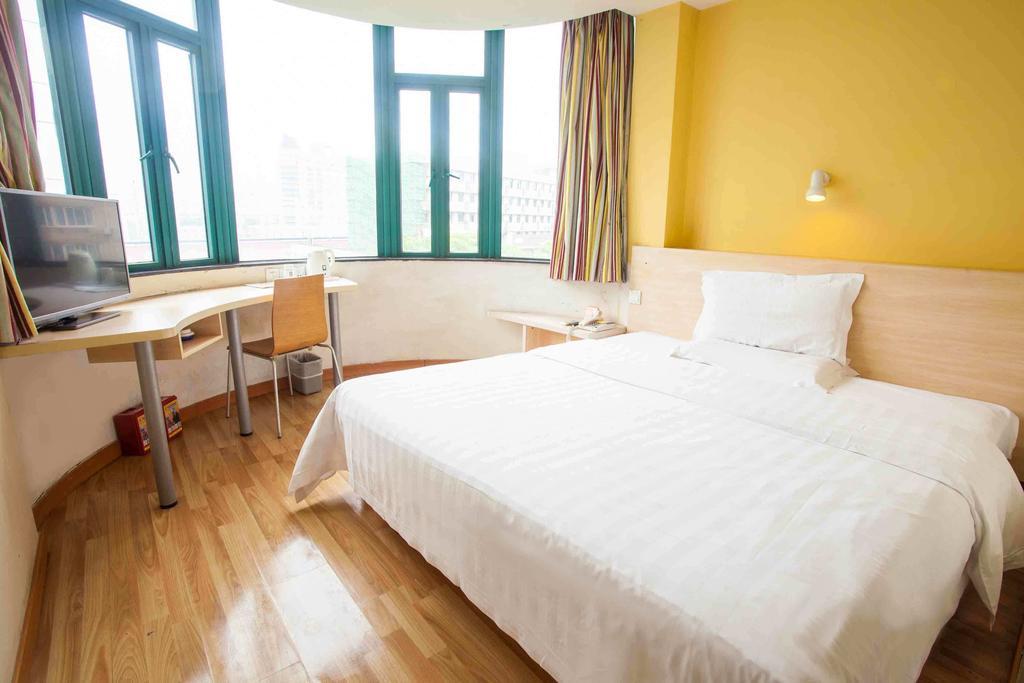 7Days Inn Heyuan Cultrual Palace Renren Le Стая снимка
